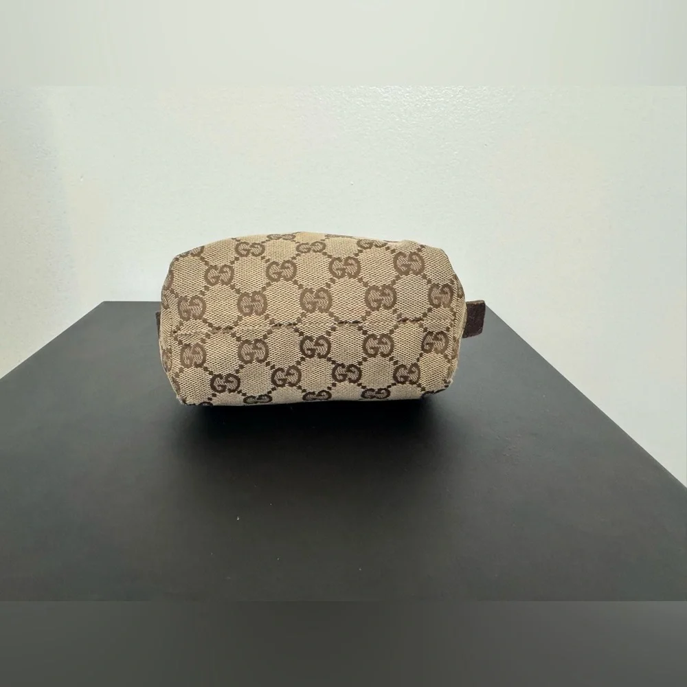 Gucci Beige and Brown Monogram GG Canvas Pouch Vintage with Leather Trim - Picture 4 of 9